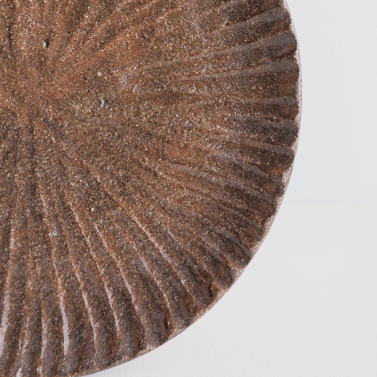 Handcarved lunch plate - 20cm - Misena Ceramics