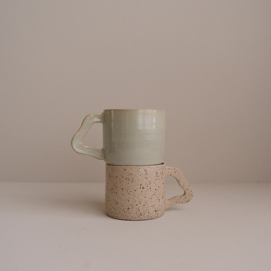 Swirl Mug in Speckled clay